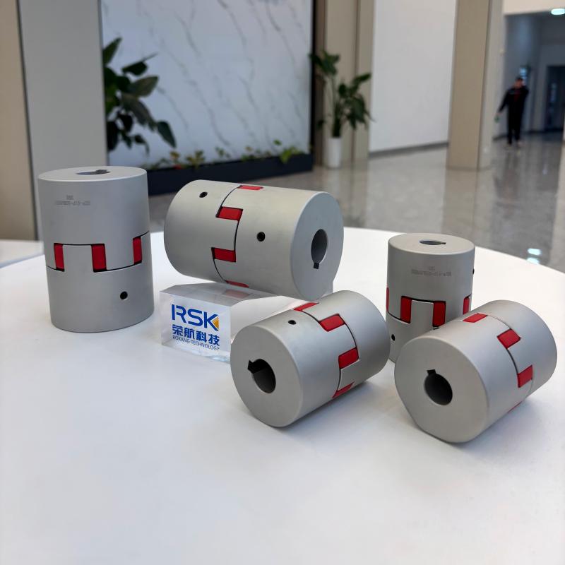 ロボット用にカスタマイズされたキー溝付きアルミ合金ジョーシャフトカップリングPUスパイダーインサートネジセットタイプ